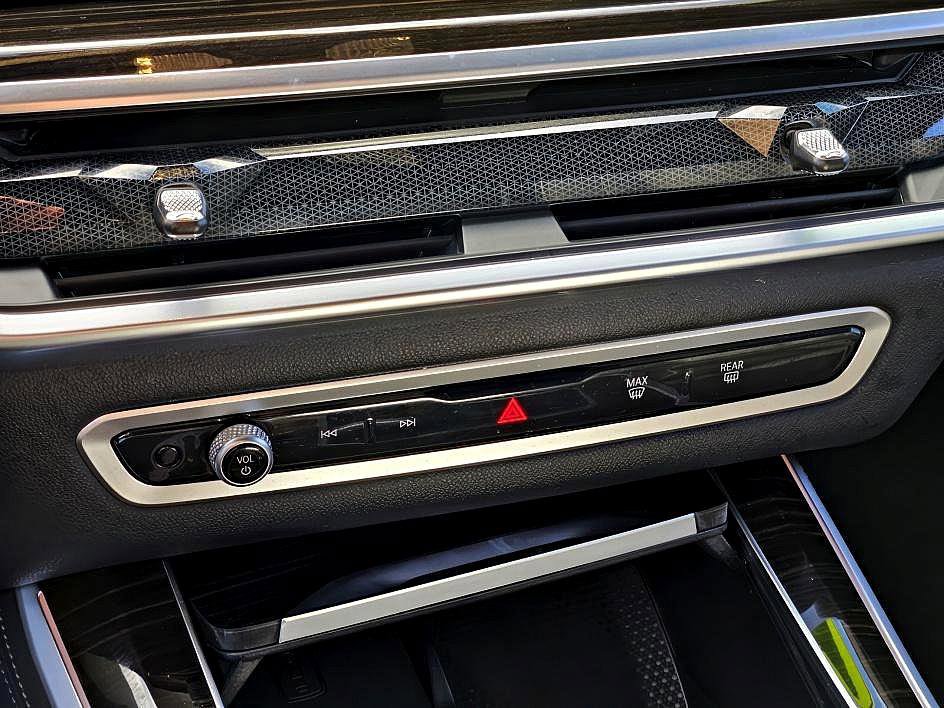 Used 2024 BMW X5 xDrive50e image 23