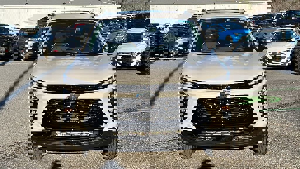 New 2026 Chevrolet Trax ACTIV w/ Sunroof Package image 2