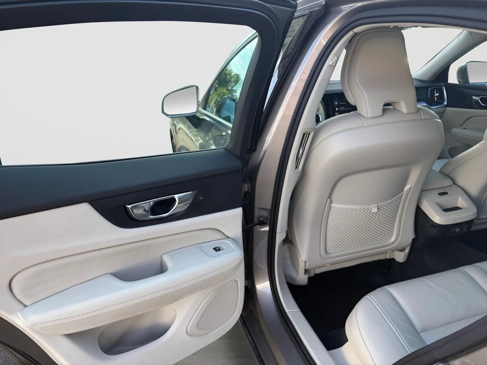 Used 2019 Volvo S60 T6 Momentum AWD/4WD image 14