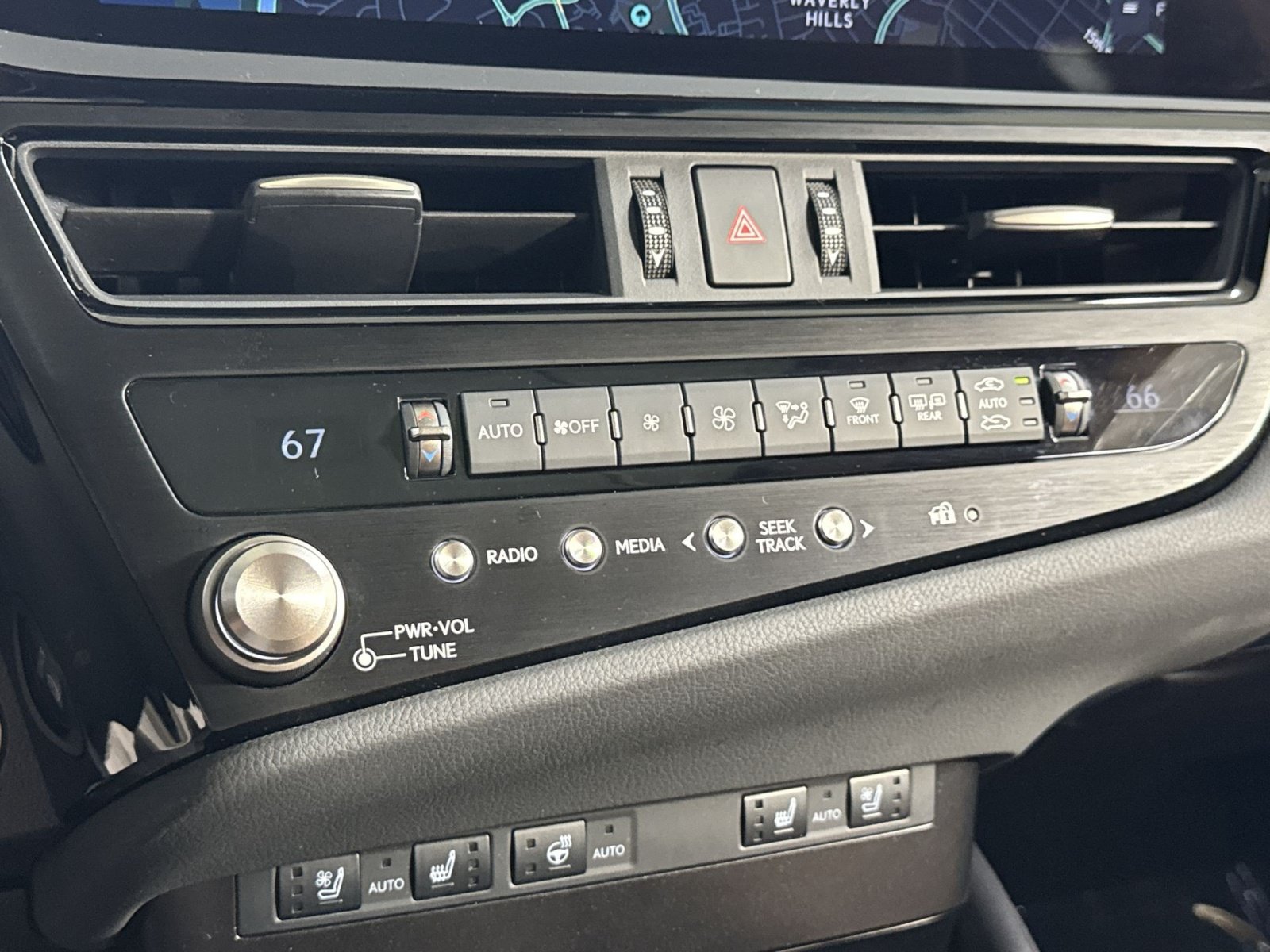 Used 2024 Lexus ES 300h w/ Premium Package FWD image 33