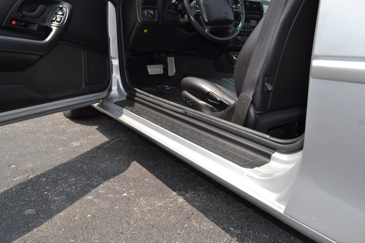 Used 2002 Chevrolet Camaro Z28 w/ SS Performance/Appearance Pkg image 26