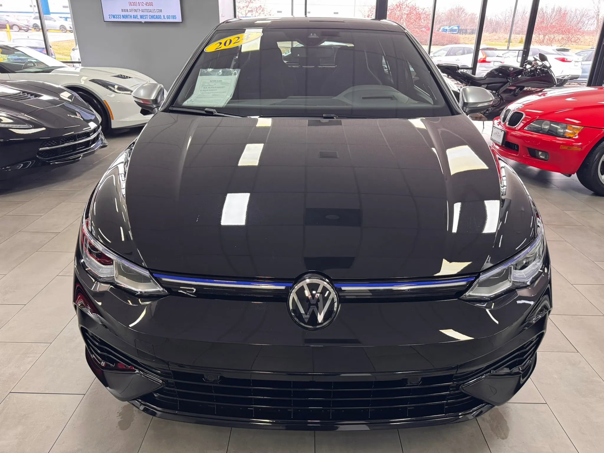 Used 2024 Volkswagen Golf R AWD/4WD image 8