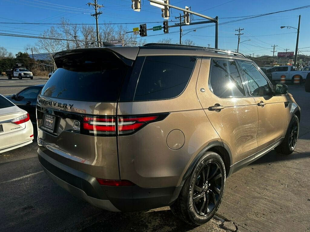 Used 2017 Land Rover Discovery HSE image 5