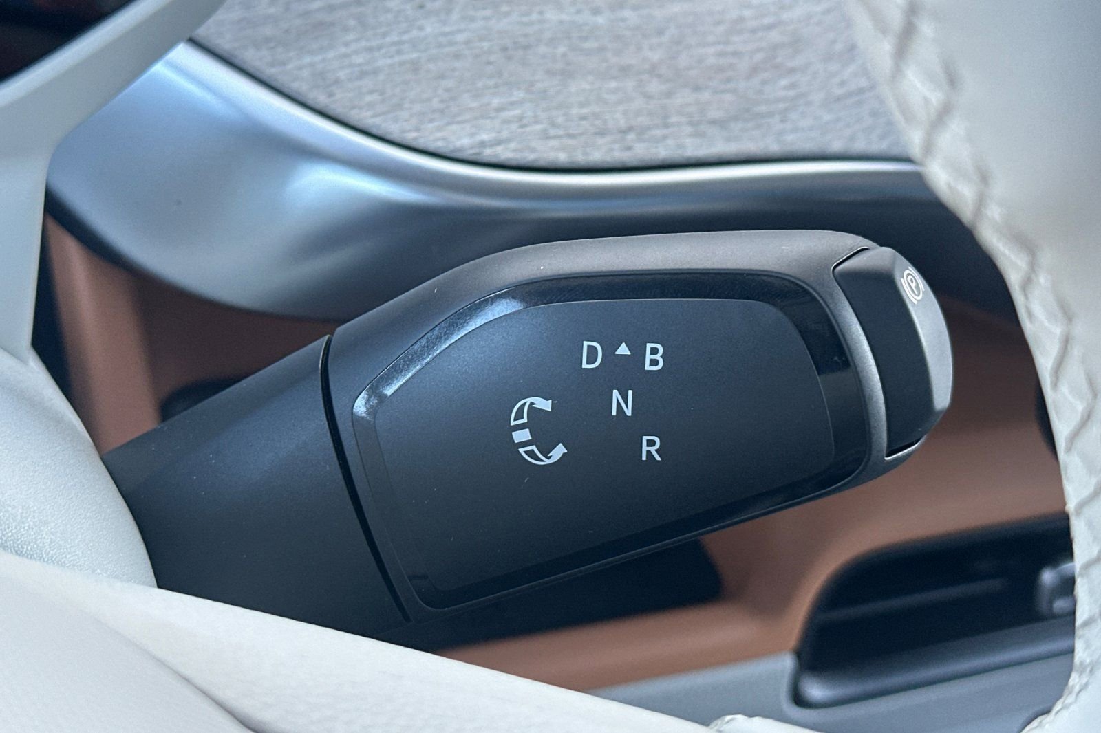 New 2025 Volkswagen ID. Buzz 1st Edition AWD/4WD image 21