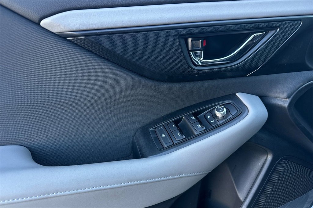 Used 2025 Subaru Outback Premium w/ Popular Package #1A image 11