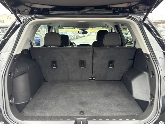 Used 2024 GMC Terrain SLE image 10