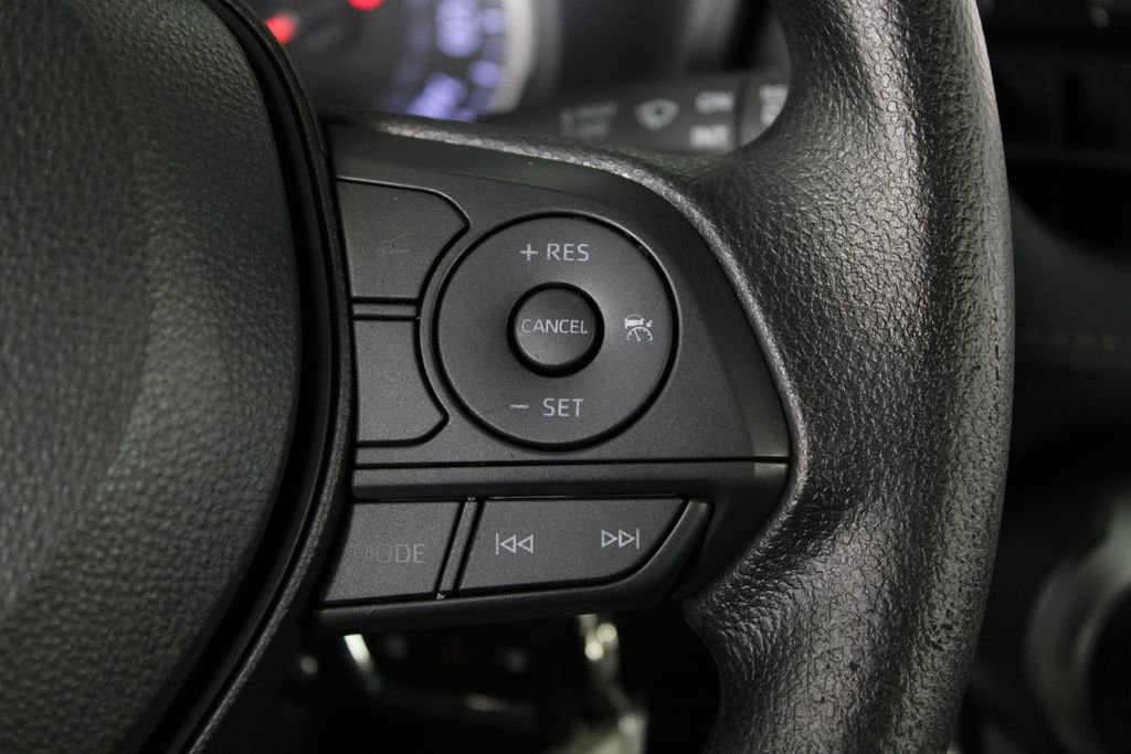 Used 2020 Toyota RAV4 LE image 25