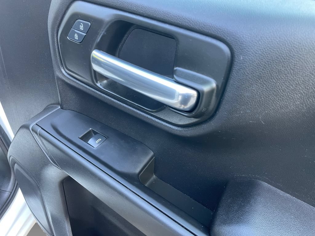 Used 2025 Chevrolet Silverado 1500 Custom Trail Boss w/ LPO, Dark Essentials Package AWD/4WD image 13