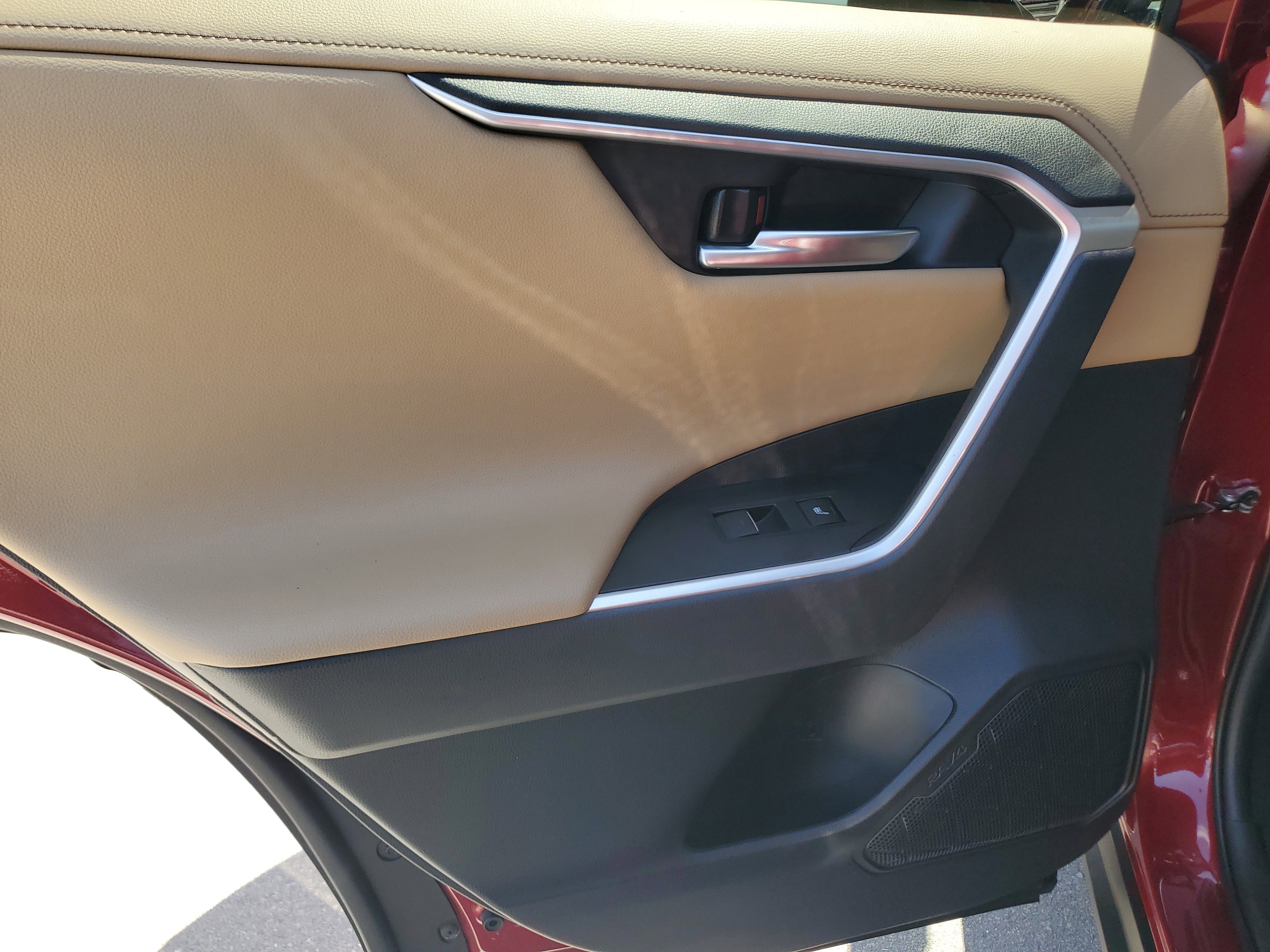 Used 2023 Toyota RAV4 Limited image 30