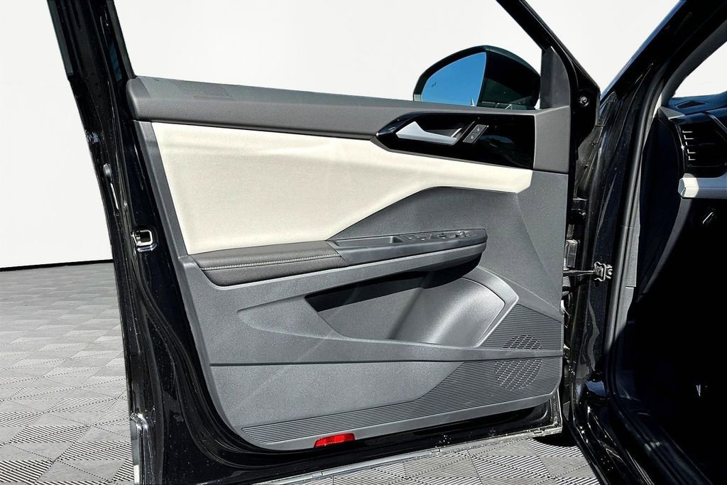 New 2026 Volkswagen Taos S image 18