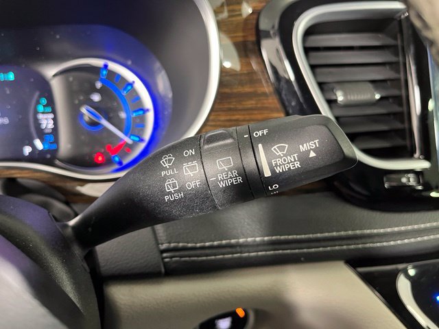 Used 2021 Chrysler Pacifica Limited FWD image 23