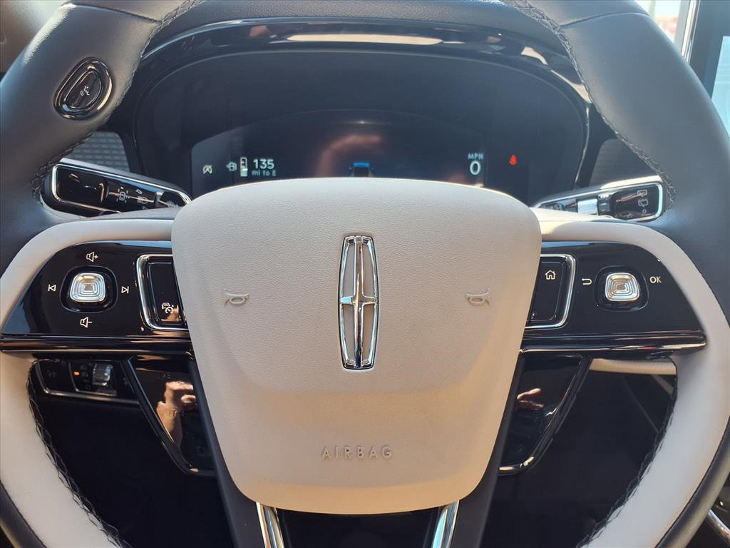 New 2026 Lincoln Corsair Premiere image 5