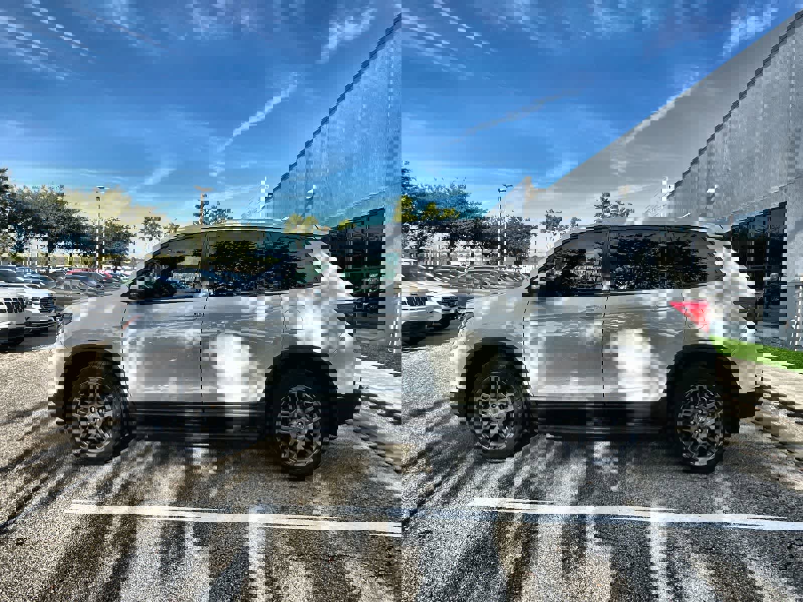 Used 2023 Honda Passport EX-L image 3