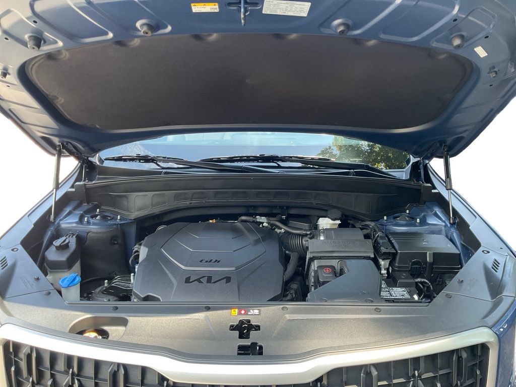 Used 2023 Kia Telluride EX w/ EX Captain's Chair Package FWD image 14