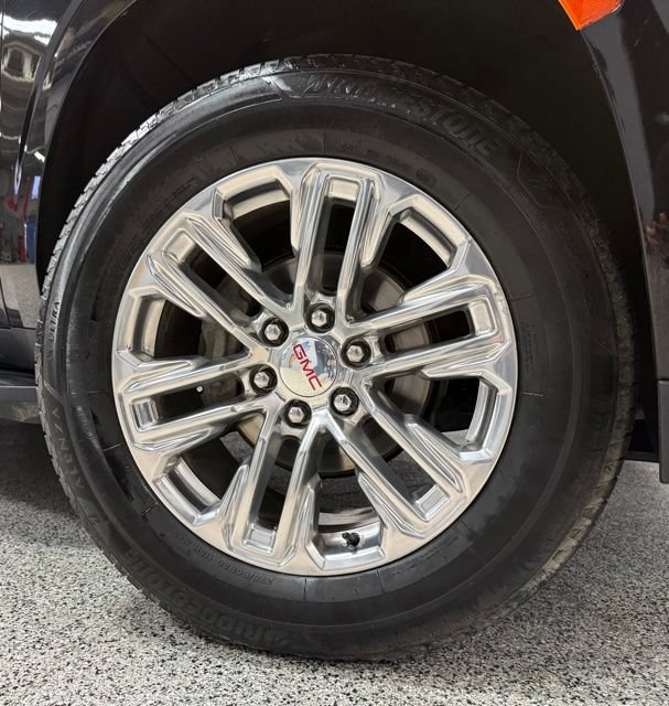 Used 2023 GMC Yukon SLT w/ SLT Premium Package AWD/4WD image 8
