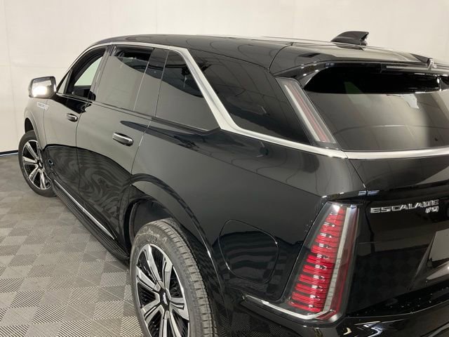 New 2025 Cadillac Escalade IQ Luxury 1 w/ Smart Trailering package image 38