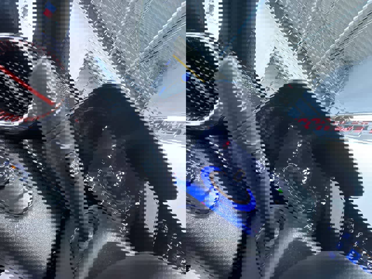 Used 2025 Chevrolet Trax RS w/ Sunroof Package image 18