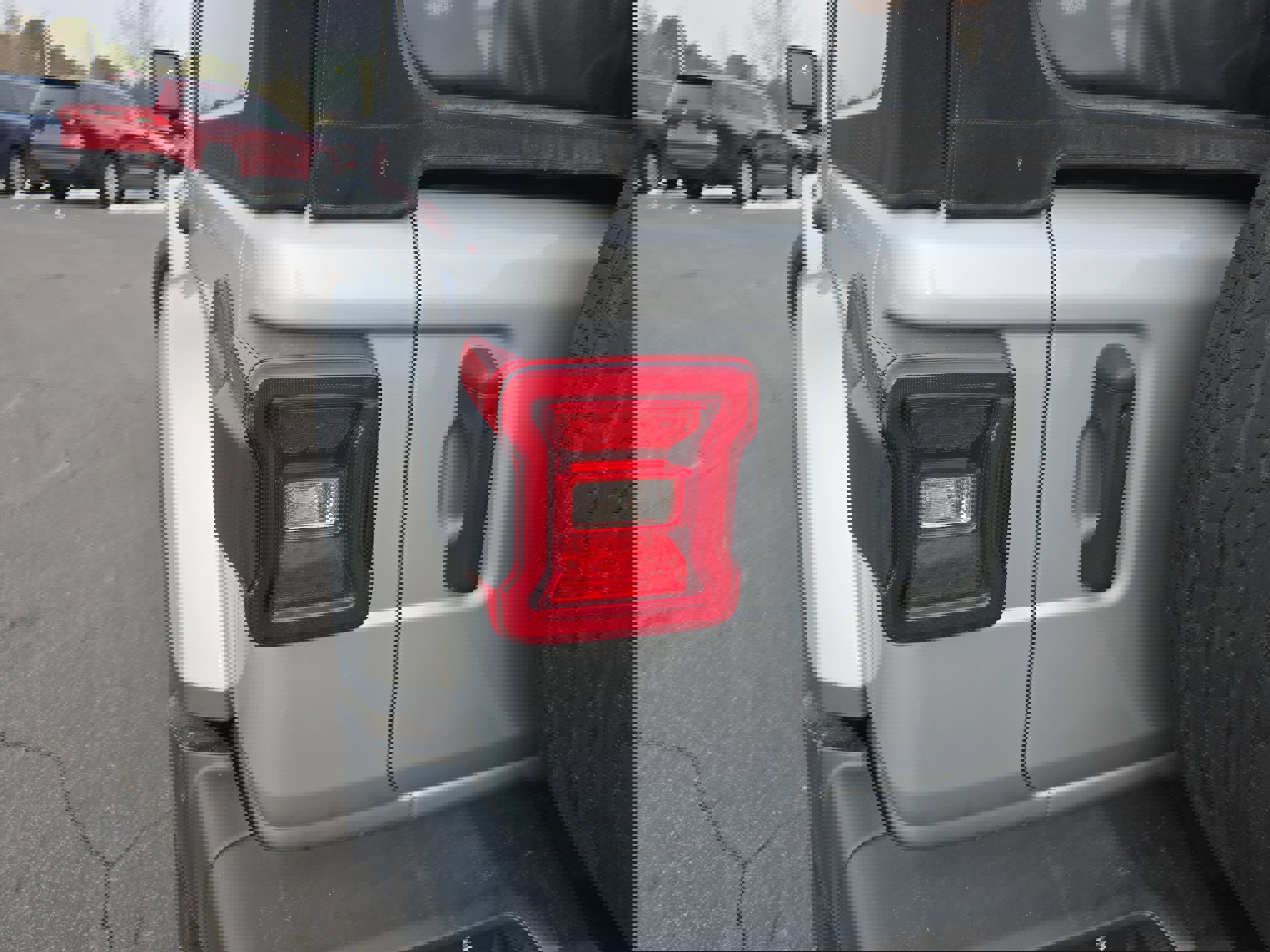 Used 2022 Jeep Wrangler Unlimited Sahara w/ LED Lighting Group image 33