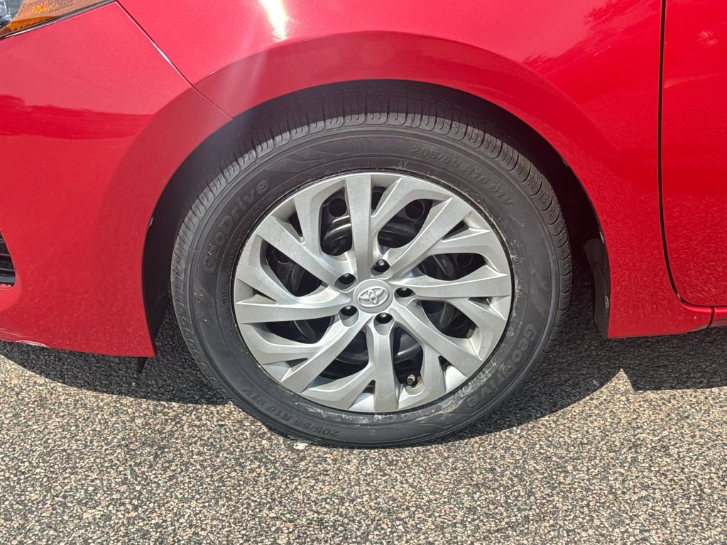 Used 2018 Toyota Corolla LE FWD image 40