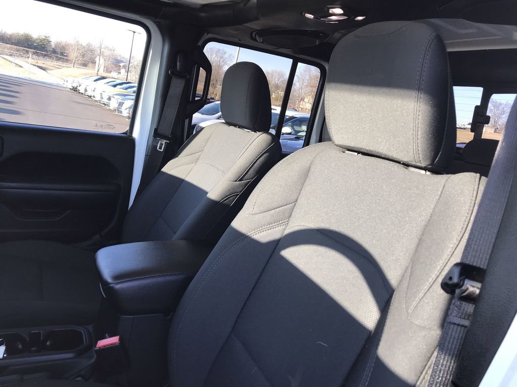 Used 2022 Jeep Gladiator Sport AWD/4WD image 11
