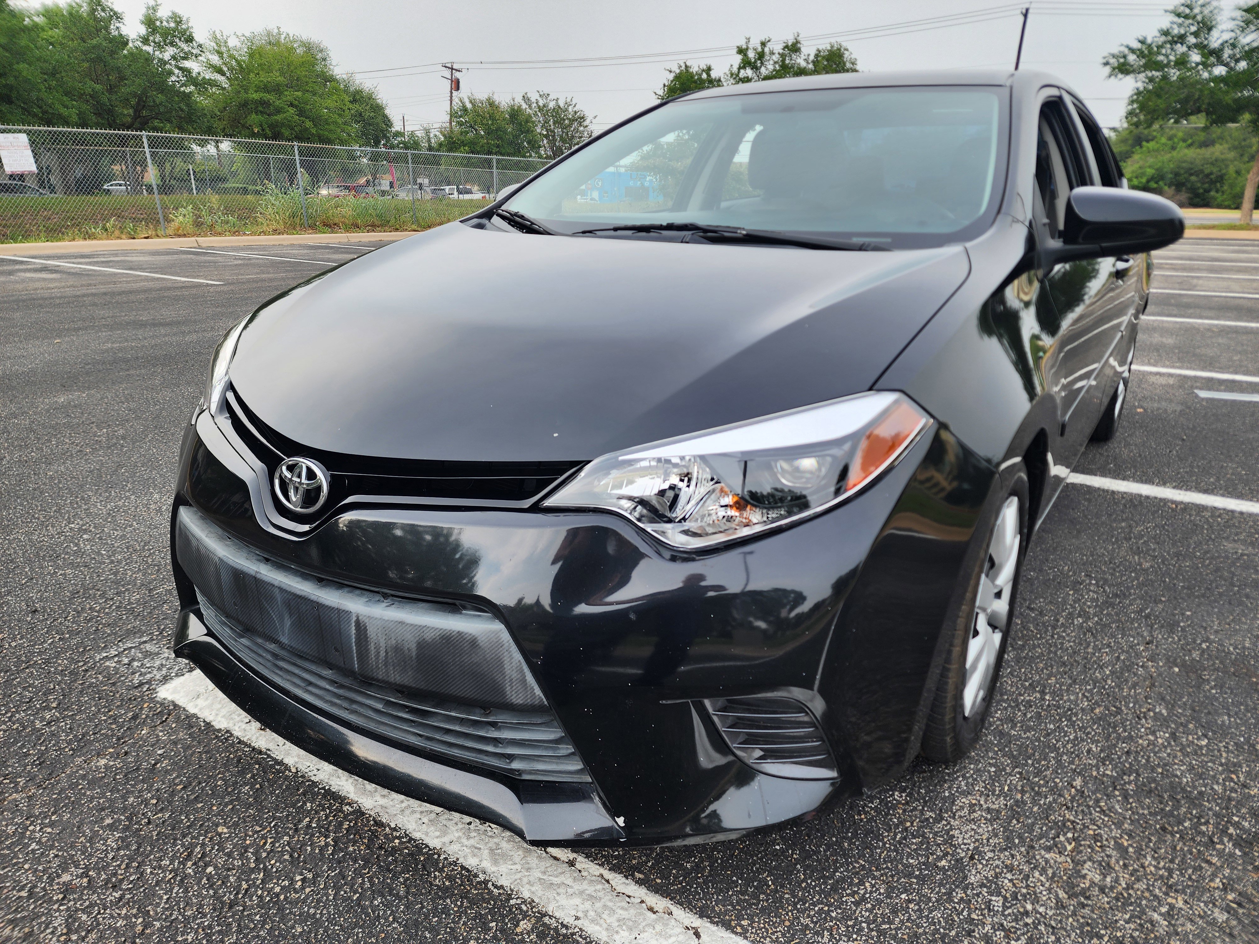 Used 2016 Toyota Corolla LE FWD image 3