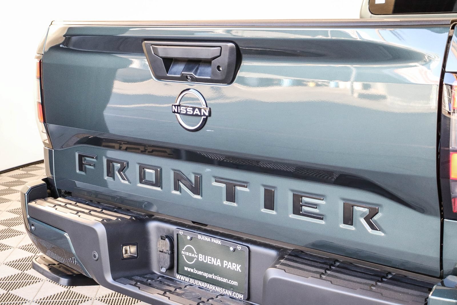 New 2027 Nissan Frontier SV w/ Tow Package RWD image 10