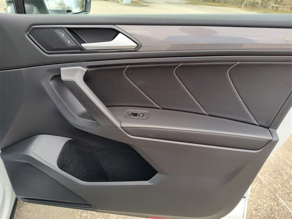 Used 2022 Volkswagen Tiguan SE image 35