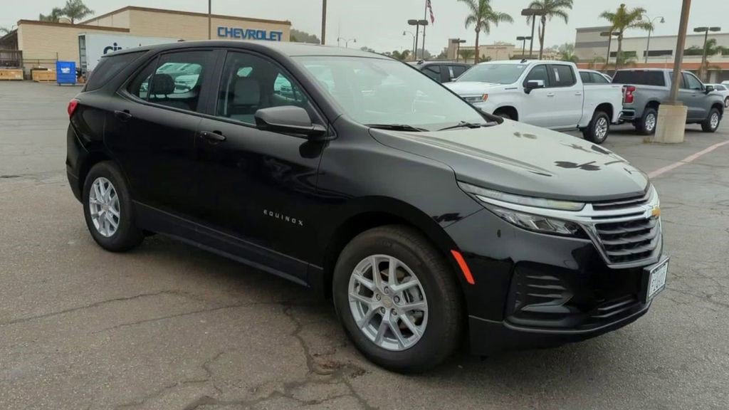 Certified 2023 Chevrolet Equinox LS FWD image 2