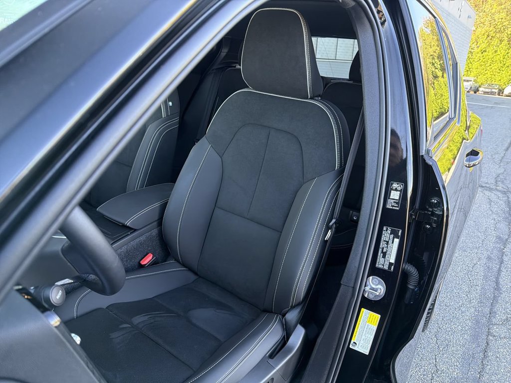 New 2026 Volvo XC40 B5 Ultra w/ Climate Package AWD/4WD image 15