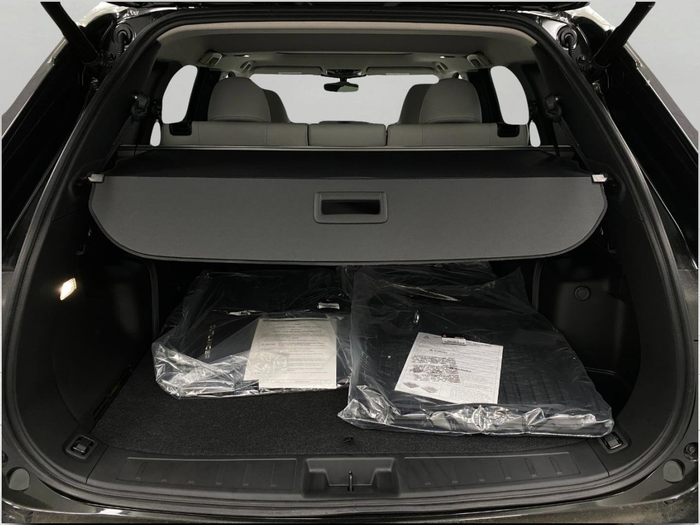 New 2025 Mitsubishi Outlander SEL image 5