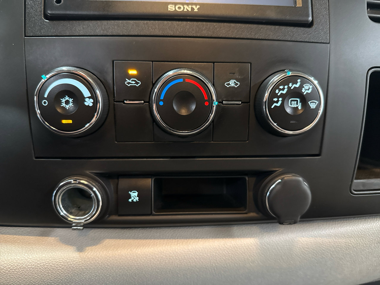 Used 2010 GMC Sierra 1500 SLE w/ Texas Edition image 18