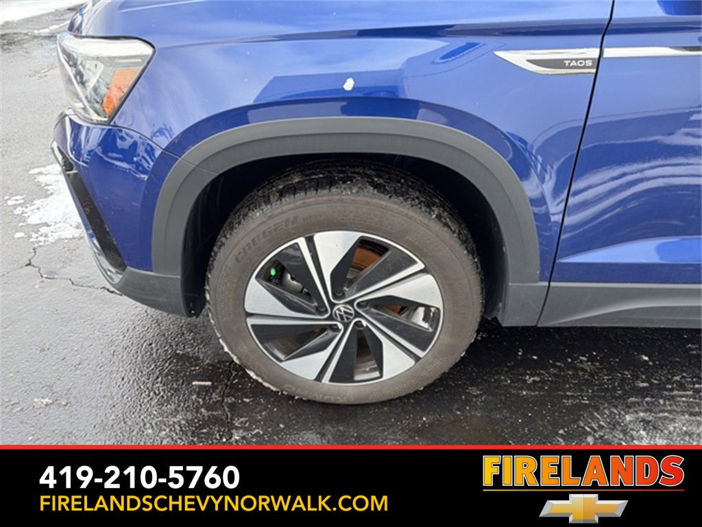 Used 2024 Volkswagen Taos SE w/ Panoramic Sunroof Package image 40