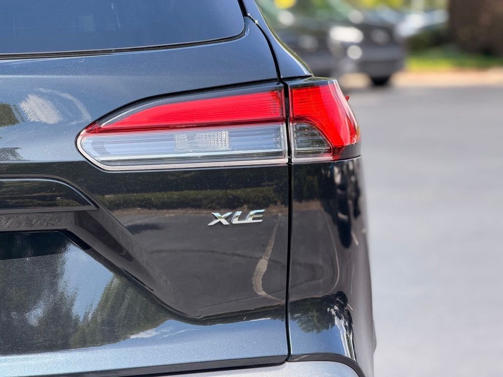 Certified 2025 Toyota Corolla Cross XLE FWD image 12