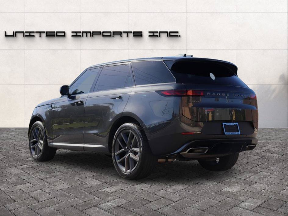Used 2024 Land Rover Range Rover Sport SE AWD/4WD image 6