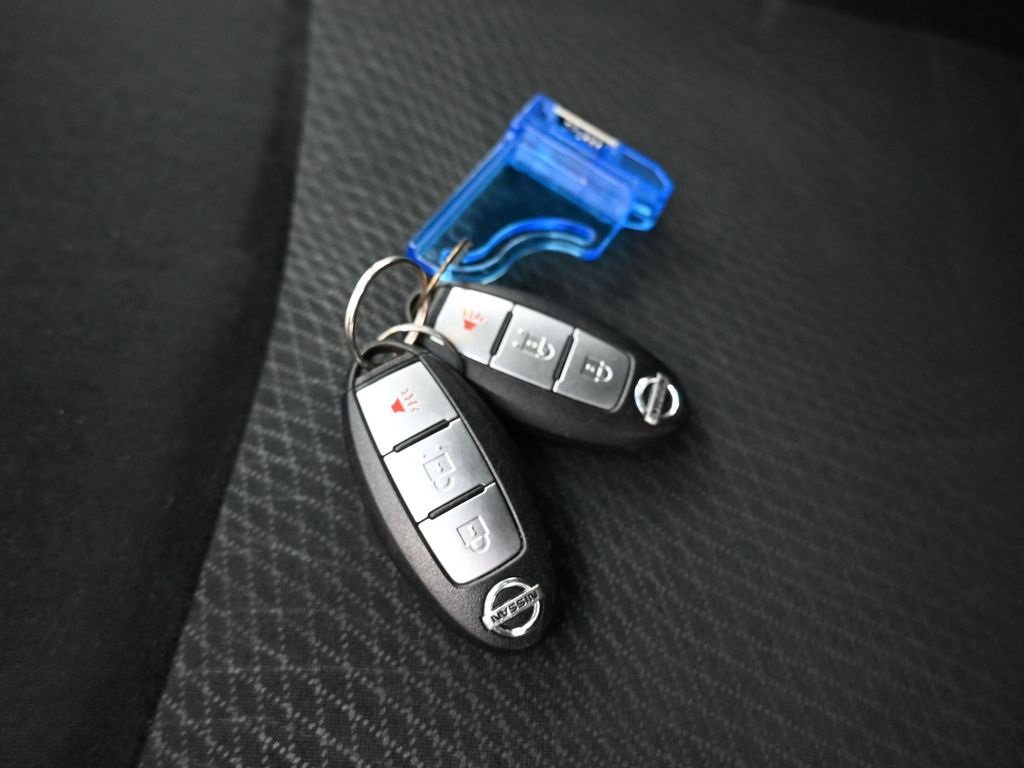 Used 2015 Nissan Pathfinder S image 60