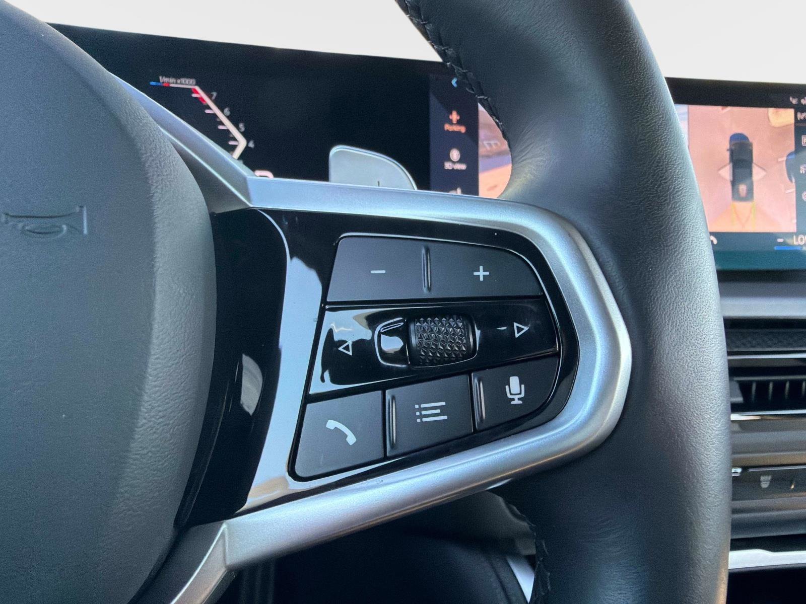 Used 2025 BMW 230i Coupe w/ M Sport Package RWD image 23