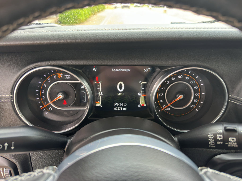 Used 2022 Jeep Wrangler Unlimited Sahara w/ Cold Weather Group AWD/4WD image 17