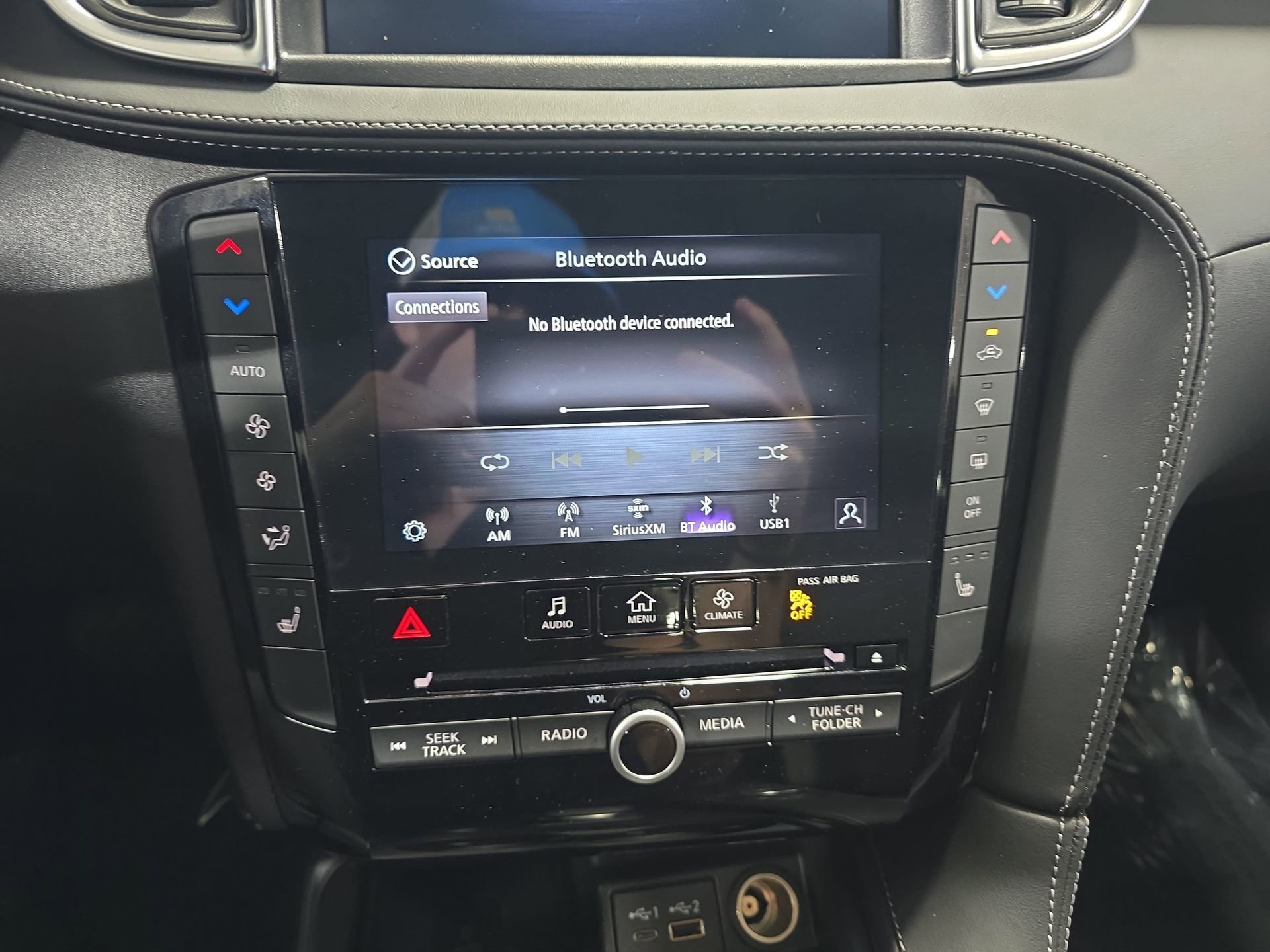 Certified 2025 INFINITI QX50 Luxe w/ Accent Package image 21