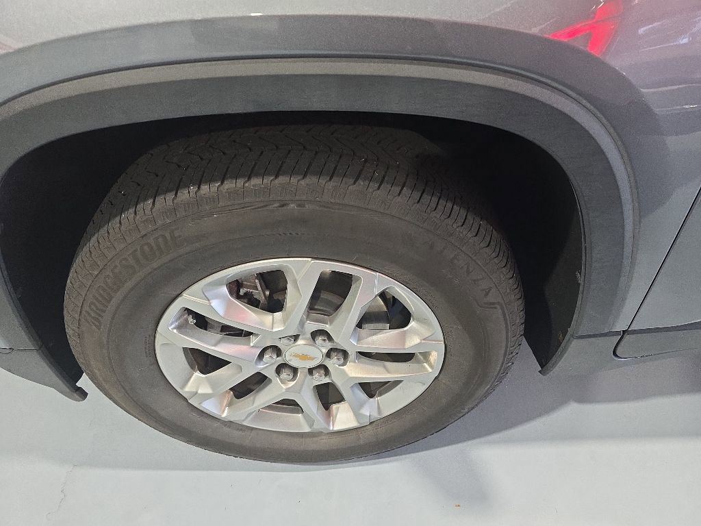 Used 2021 Chevrolet Traverse LS FWD image 7
