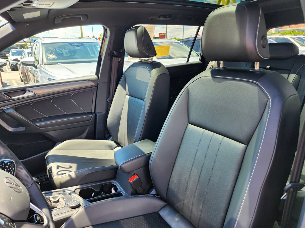 Certified 2024 Volkswagen Tiguan SE R-Line AWD/4WD image 9