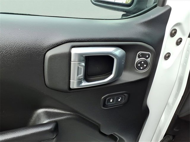 Used 2021 Jeep Gladiator Mojave w/ Cold Weather Group image 16