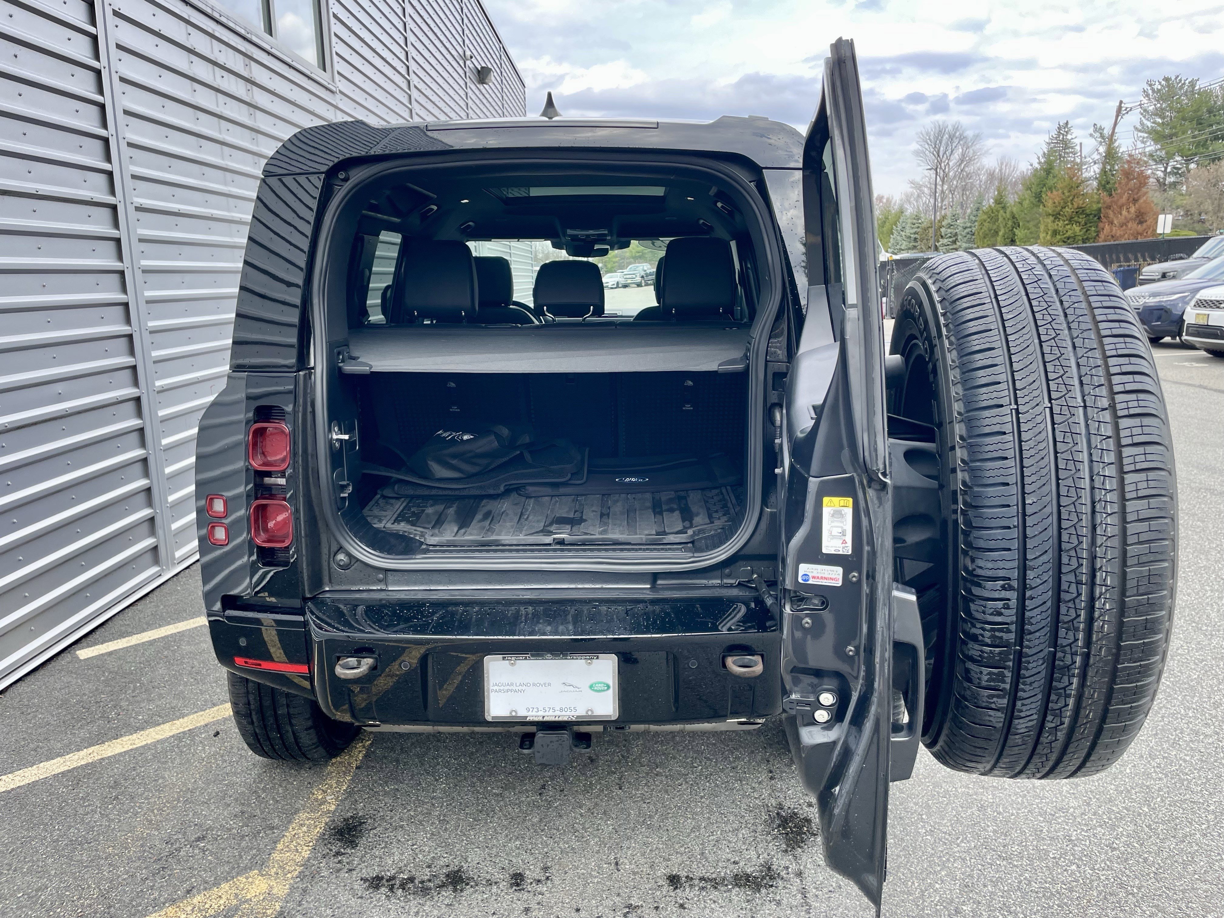 Certified 2023 Land Rover Defender 110 X-Dynamic SE image 37