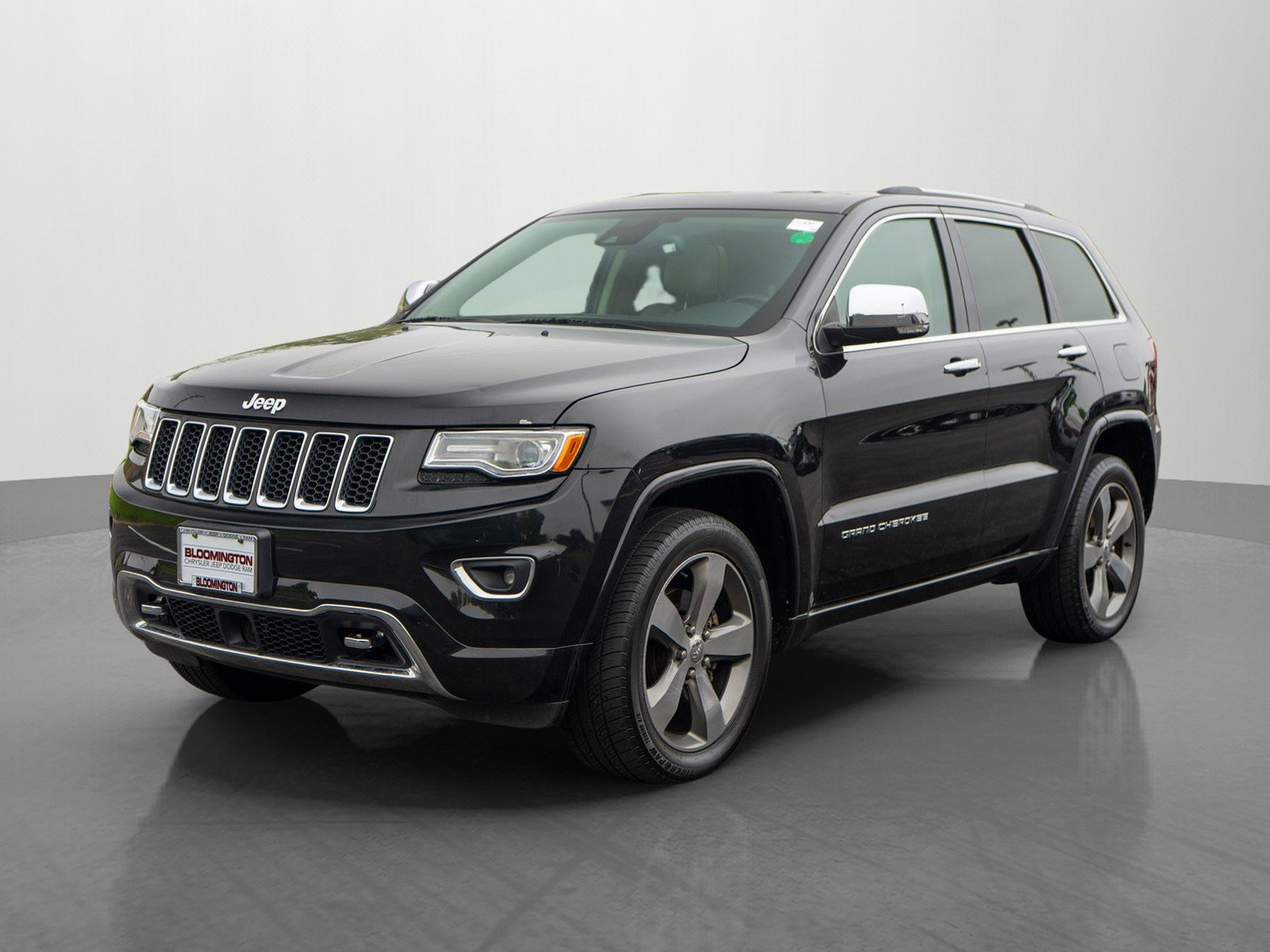 Used 2016 Jeep Grand Cherokee Overland w/ Advanced Technology Group AWD/4WD image 3