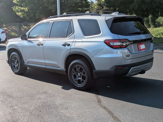 Used 2025 Honda Pilot TrailSport image 6