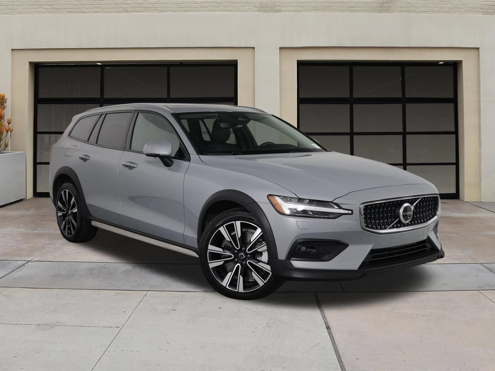 Certified 2025 Volvo V60 B5 Cross Country Ultra AWD/4WD image 34