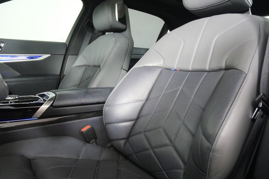 Certified 2023 BMW 740i w/ Parking Assistance Package RWD image 11