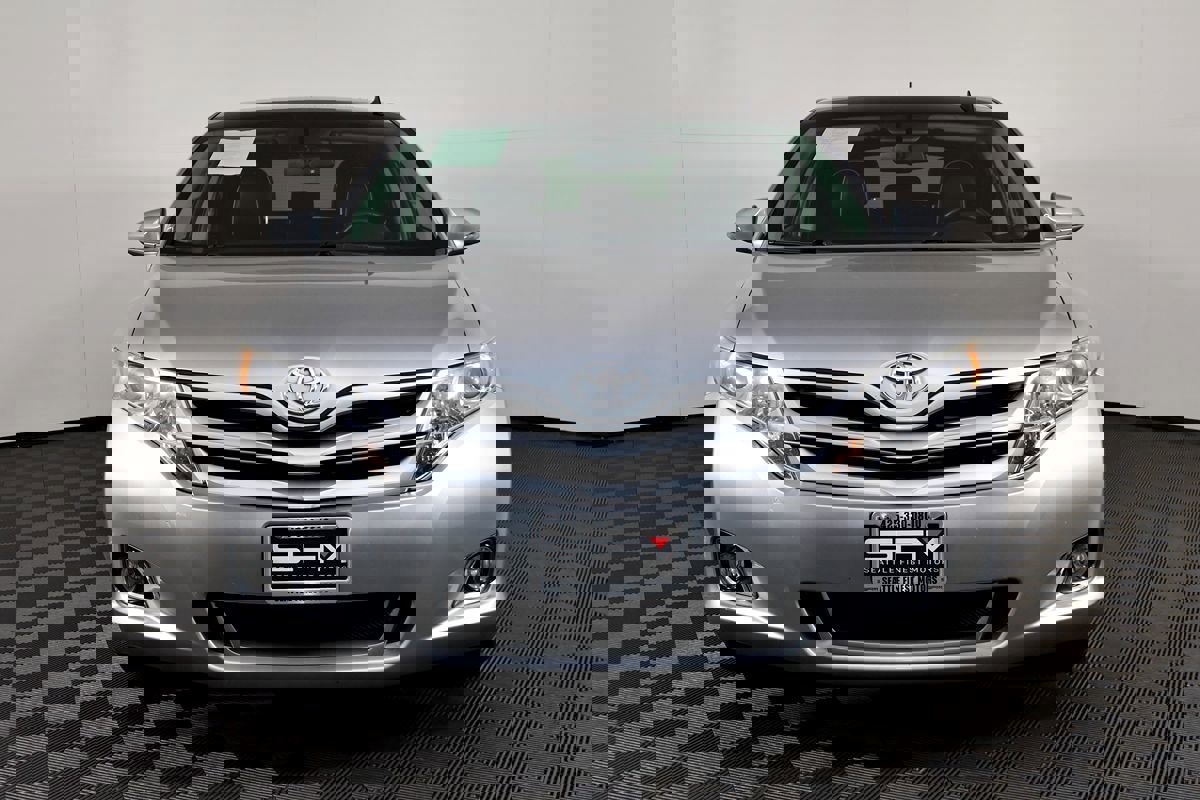 Used 2015 Toyota Venza XLE w/ XLE Premium Package image 4