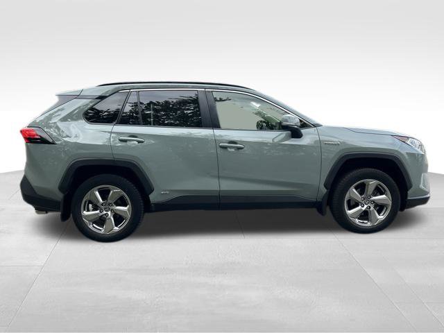 Used 2021 Toyota RAV4 XLE Premium AWD/4WD image 16
