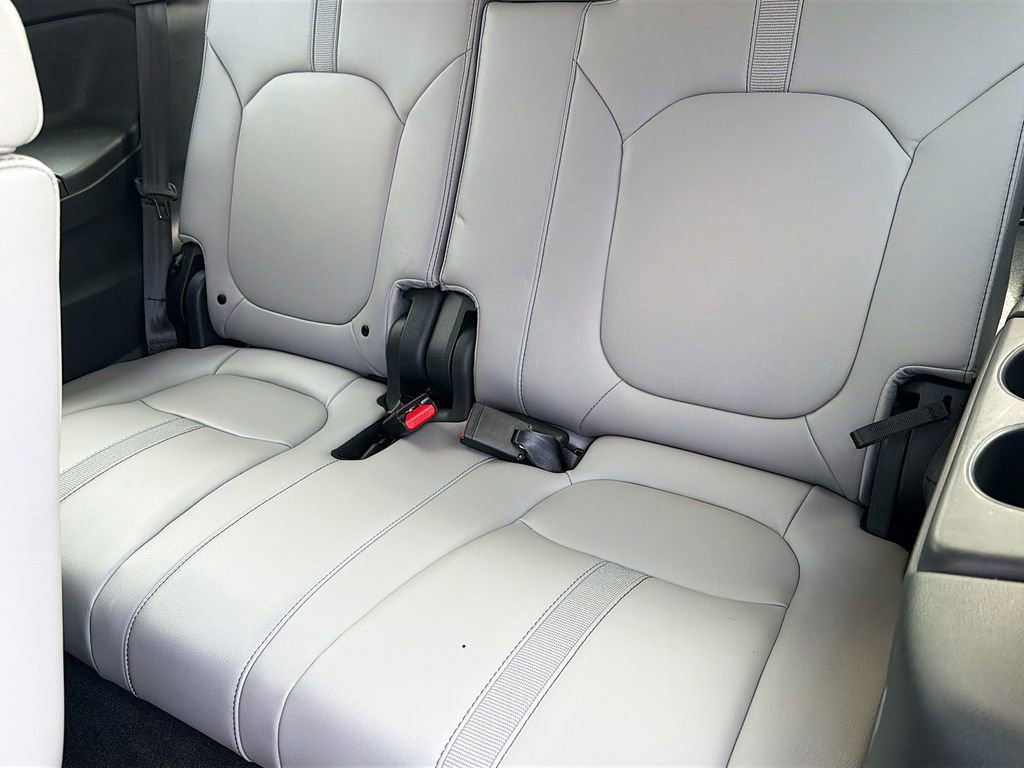 Used 2025 Honda Pilot EX-L image 27