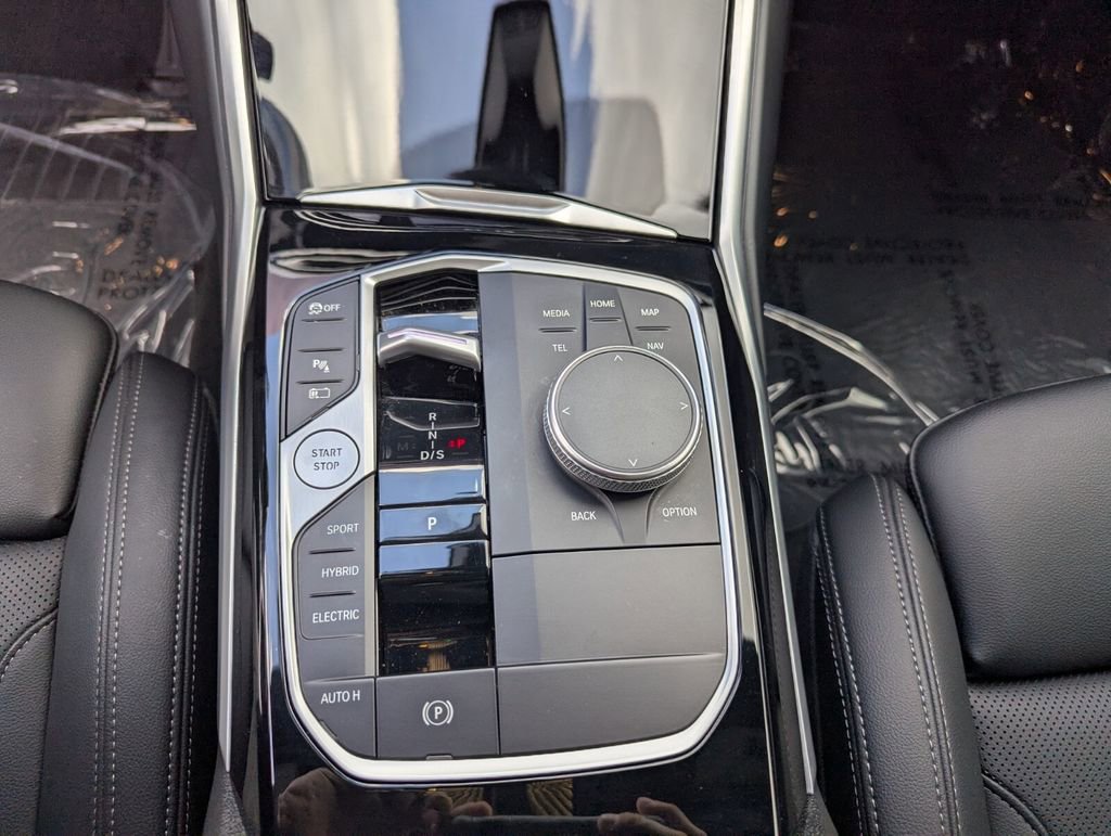 Used 2023 BMW 330e w/ Driving Assistance Package image 25